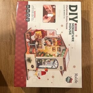 Rolife DIY Miniature Christmas Snow House